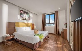 Lumina Hotel & Apartment